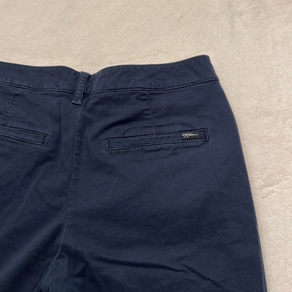 Hollister epic flex flat front shorts 9” size 29 Navy - Picture 6 of 6